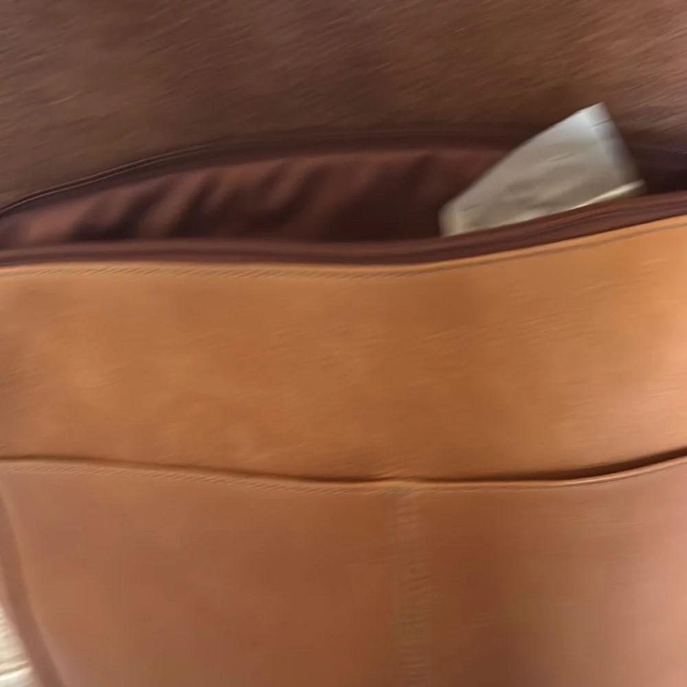 Tan Leather Messenger Bag, adjustable strap.